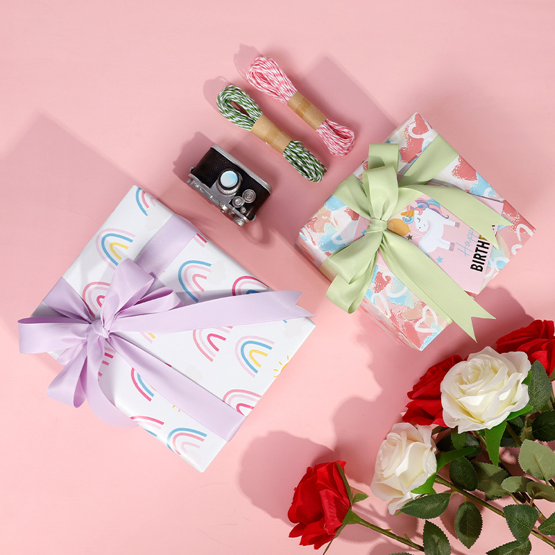 Embalaje de regalo de papel de regalo de niña corazón de regalo de cumpleaños material de ramo de regalo de papel de embalaje de estudiantes de papel de papel de paquete manual