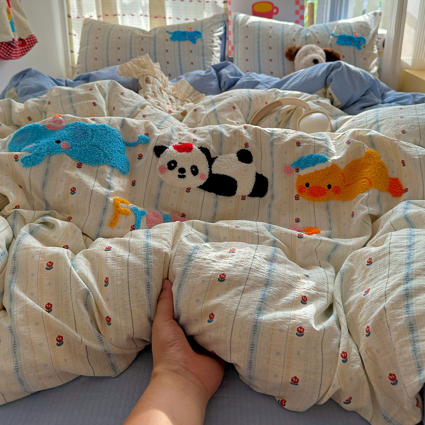 Madre y bebé clase A toallas de dormir desnudas bordadas de algodón puro cuatro piezas de cama sábanas super suaves cubierta cama dormitorio Kasa tres cuatro piezas de conjunto