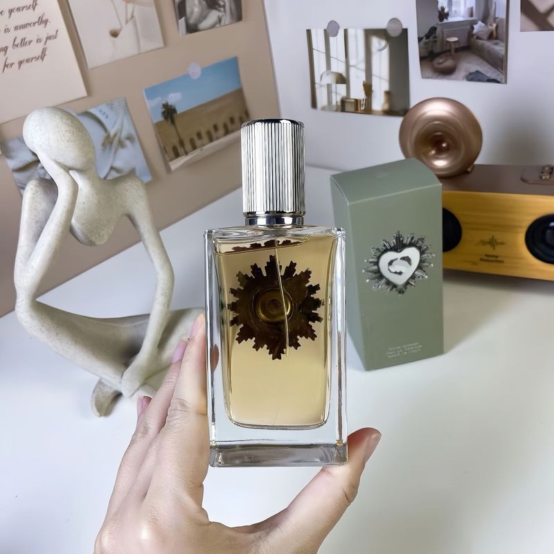【貿易】ベトナム香水「デボーション」愛と献身の精神、メンズ濃厚フレグランス、卸売、発送代行、爽やかで上品|undefined