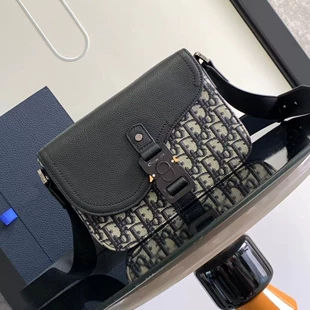 Новый мужской сумка 2025 года почтальон saddle messenger модная застежка стильный многофункциональный Flip повседневная сумка через плечо через плечо Messenger