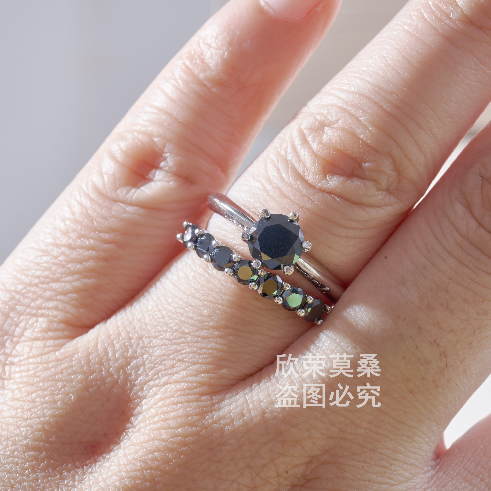 Anillo negro / azul-verde de piedra de moissanita S925 plata esterlina anillo de piedra de moissanita con certificado GRA 1.7CT transfronterizo