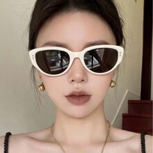 新款复古猫眼米钉三角高级女墨镜潮流时尚装饰防紫外线太阳眼镜