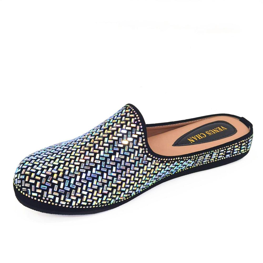 Comfortable slippers with rhinestones