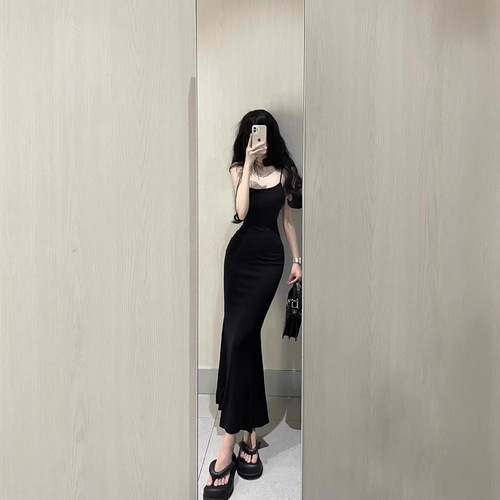 Sexy long slip dress for women: a sultry, figure-flattering, hip-hugging mermaid-style skirt perfect for summer vibes.