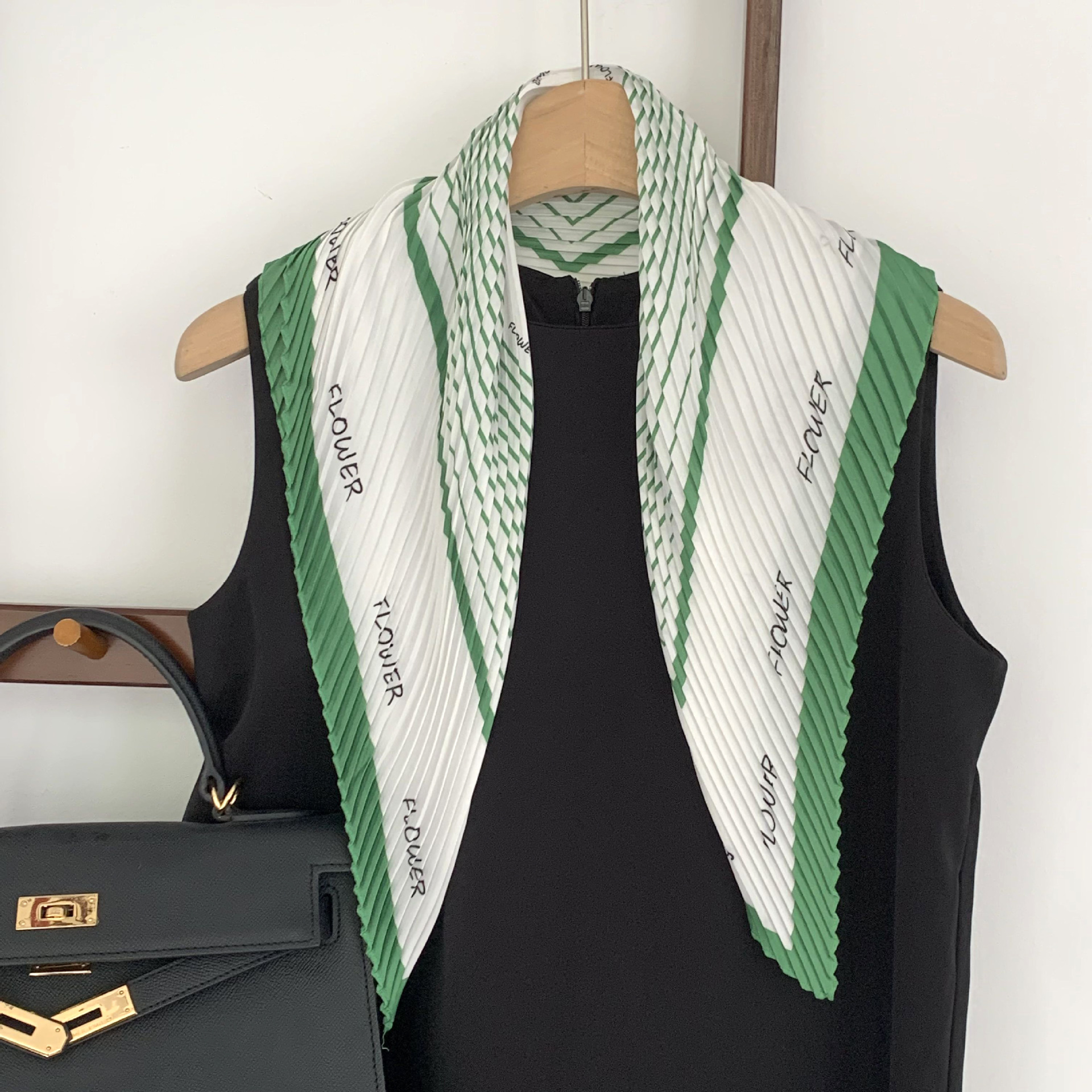 Lado verde inglés arrugado