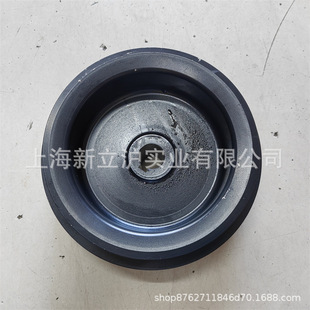 Adaptive Water four-wheel drive lawn truck engine output pulley