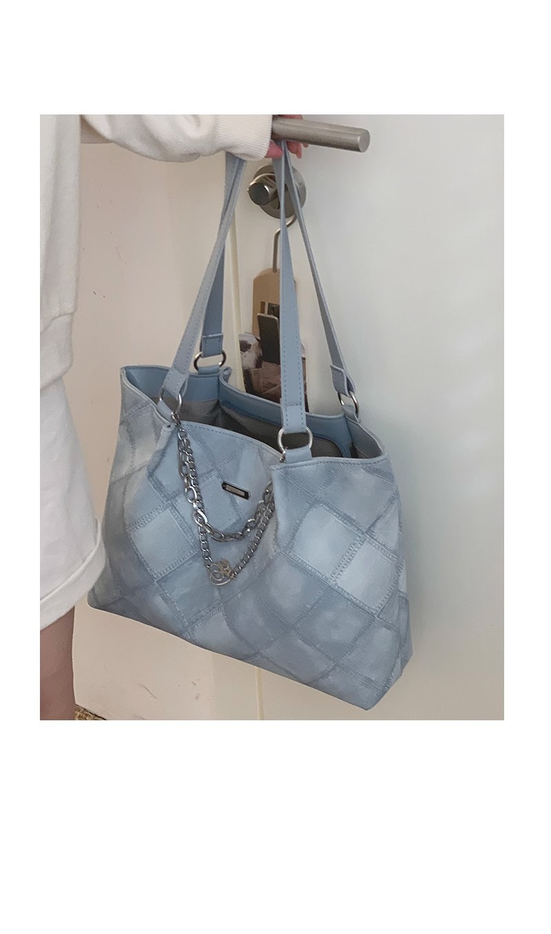 Diamond-shaped commuter bag for women 2023, a trendy and retro diamond-shaped tote bag, a large-capacity single-shoulder bag for students' classes undefined