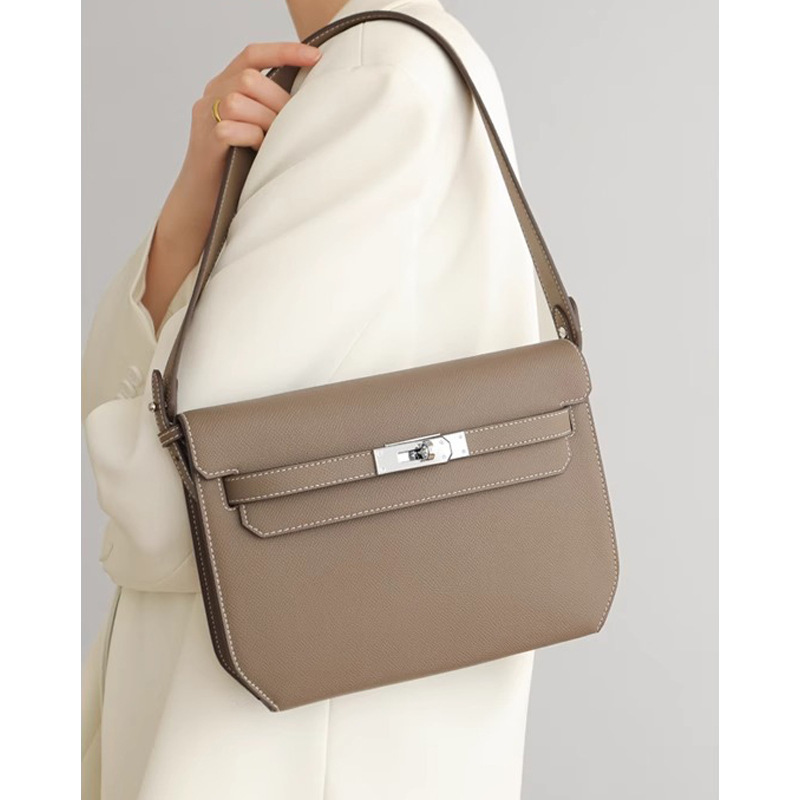 Genuine Leather Retro Briefcase, High-End, Versatile Armpit Bag, Commuter Messenger Bag, Large Capacity Single Shoulder Crossbody Bag for Men and Women