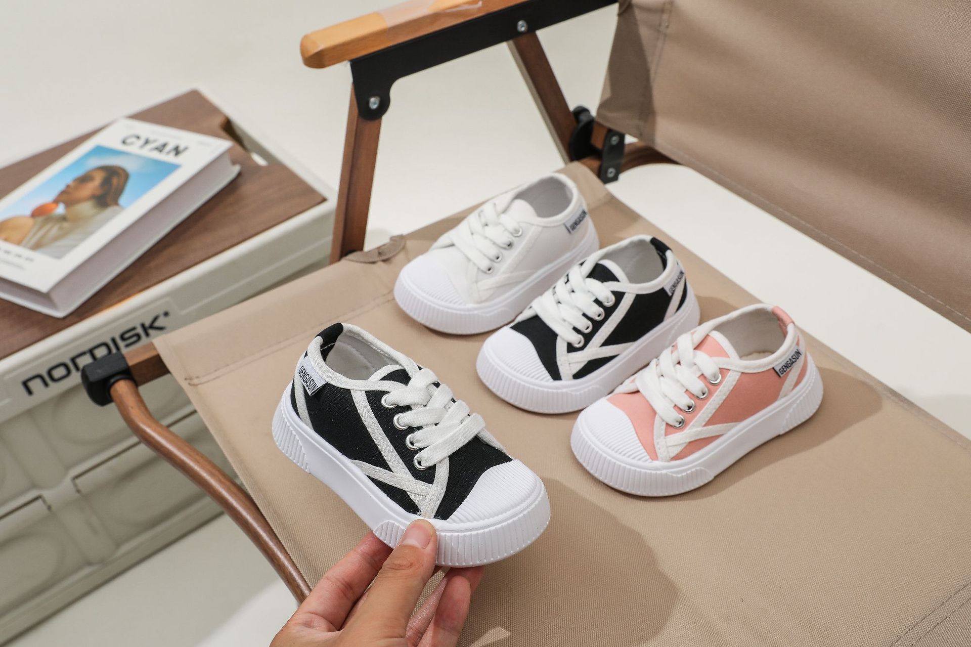 Tela per bambini Edizione coreana Ragazzi e ragazze Tavola Morbida Casual Suola spessa Biscotto Asilo per interni Piccolo bianco_voghion.com