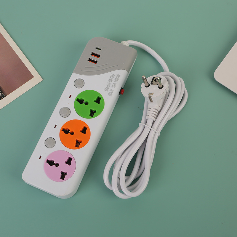 2USB + 1 interfaz Ype-c carga de teléfono móvil tres con interruptor embalaje de bolsa de PVC estándar británico estándar europeo estándar americano