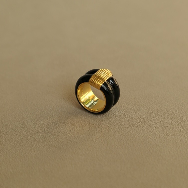 French Fashion Enamel Drop Glaze Stripe Ring Niche High-grade Sense Copper Gold Plated Black Wide Edition Elegant Ring Ring
