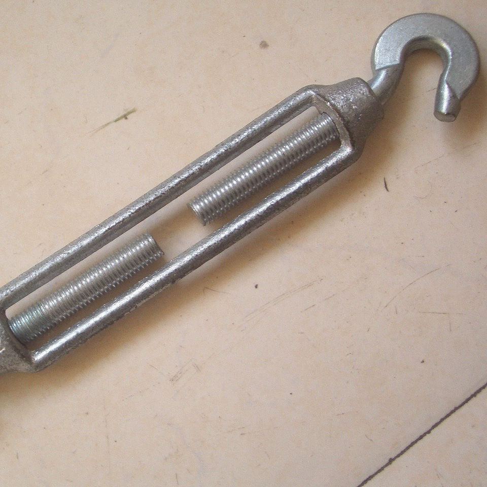 Производитель поставляет обычный фаркоп, полные характеристики, фаркопные винты.