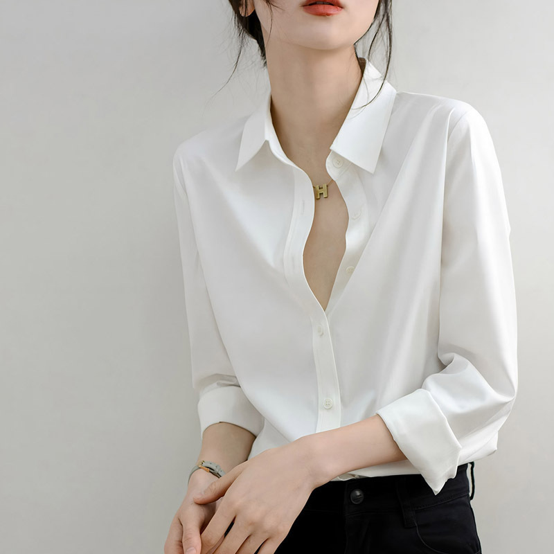 Customer-Supplied Dark Patterned Plaid Shirt for Women, Chic and Elegant Style, Layered Shirt with Slightly Loose Fit, High Quality