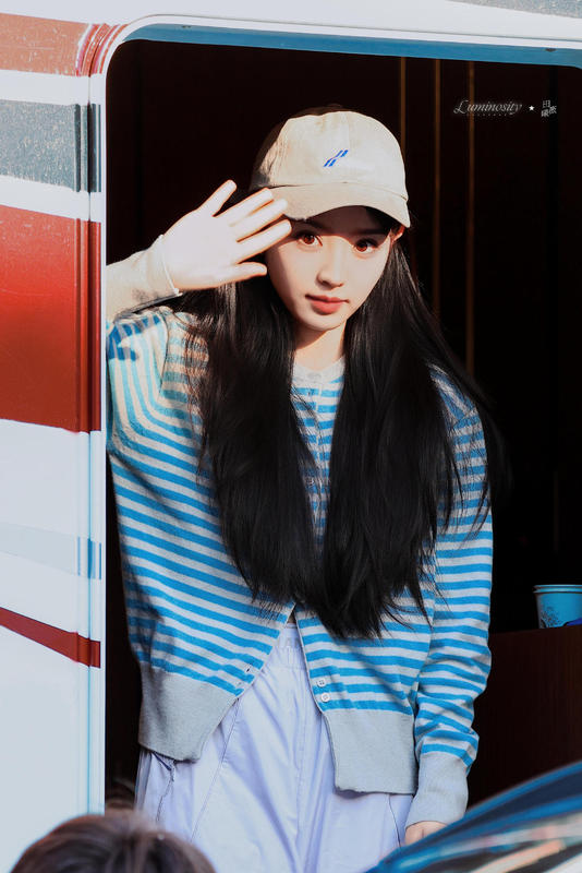 现货 田曦薇同款 韩国设计师品牌 经典时尚条纹针织70%羊毛开衫女|undefined