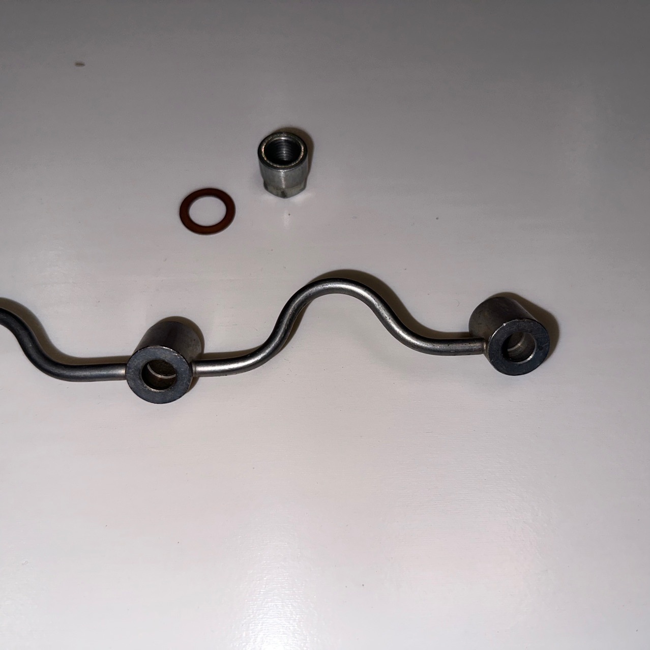 Car Fuel Return Pipe Is Suitable for D40 16671Eb30A 2.5 Yd25 High Pressure Oil Return Pipe