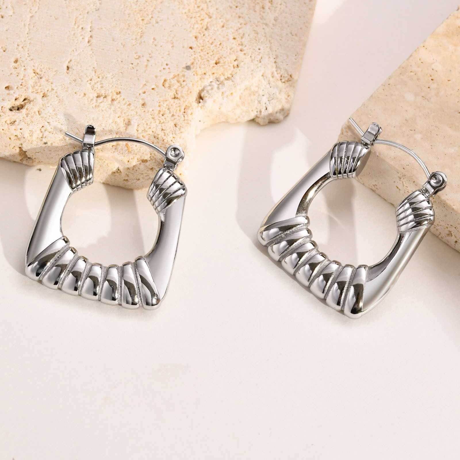 Fashion U Shape Stainless Steel Earrings Plating Stainless Steel Earrings display picture 5