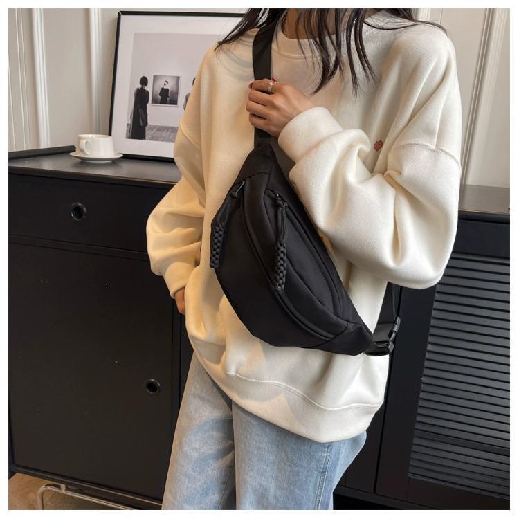 Bolsos casuales de lona para mujeres 2023 nuevo bolso de moda, bolso de pecho deportivo de verano, bolso de cintura de nicho universal