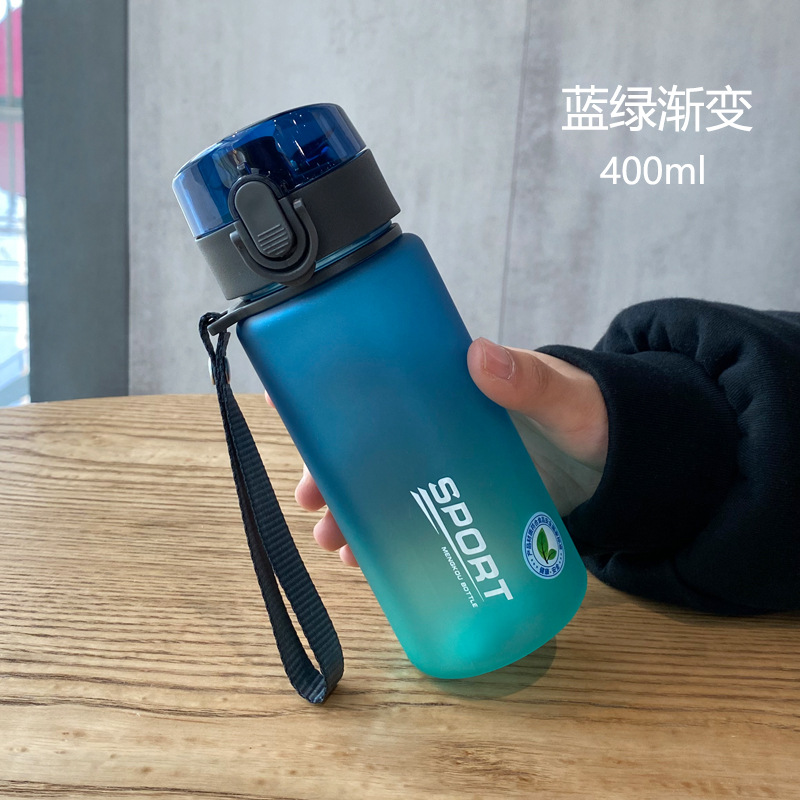 Cassino esmerilado deportes taza de agua portátil de plástico taza para hombres y mujeres creativo estudiante portátil hervidor con tapa espacio taza