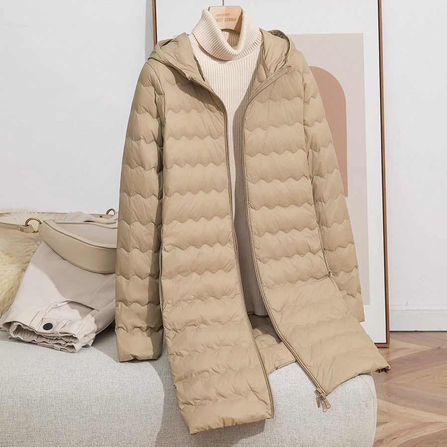 2025 otoño y invierno nueva moda encapuchada onda media y larga chaqueta de pluma ligera y delgada chaqueta con cremallera de mujer caliente marea