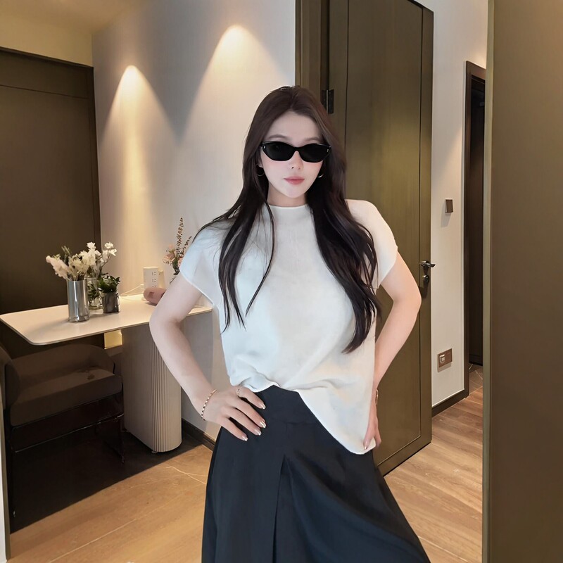 Yuri's same style, Bo Wei's point-patterned yarn blend raglan sleeve soft and comfortable knit top, slimming, versatile, fashionable, and photogenic Yuri's same style, Bo Wei's point-patterned yarn blend raglan sleeve soft and comfortable knit top, slimming, versatile, fashionable, and photogenic