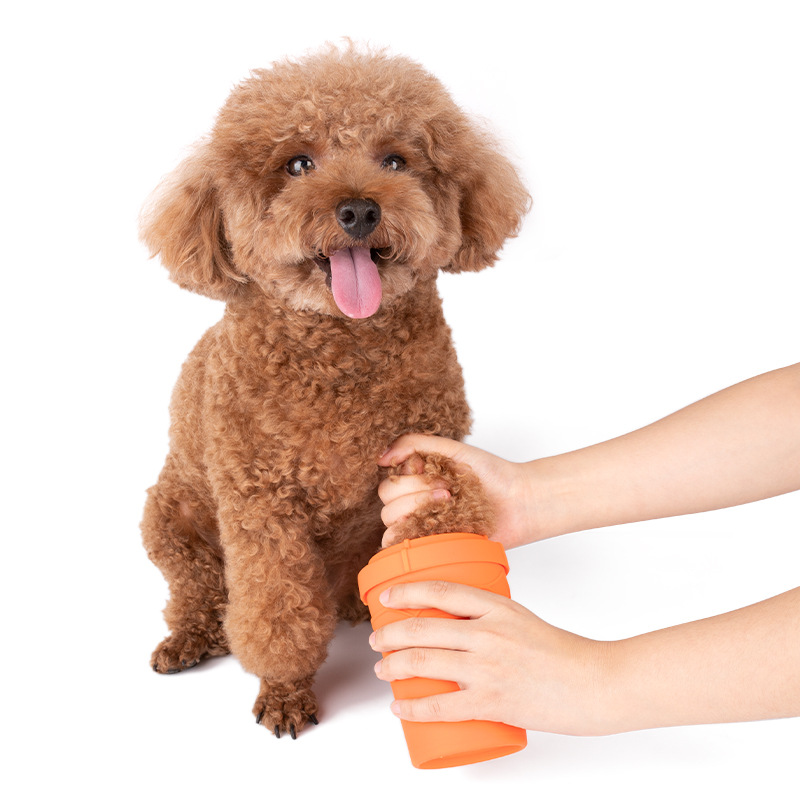 定制橙色款宠物清洁器 硅胶狗用品 护理道具 硅胶狗爪清洗杯