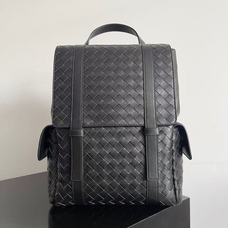 Men's Bag 2025 New Model Genuine Leather Women's Bag Woven Calfskin Women's Backpack Fashion Casual Flip-Top School Bag Men's Bag 2025 New Model Genuine Leather Women's Bag Woven Calfskin Women's Backpack Fashion Casual Flip-Top School Bag