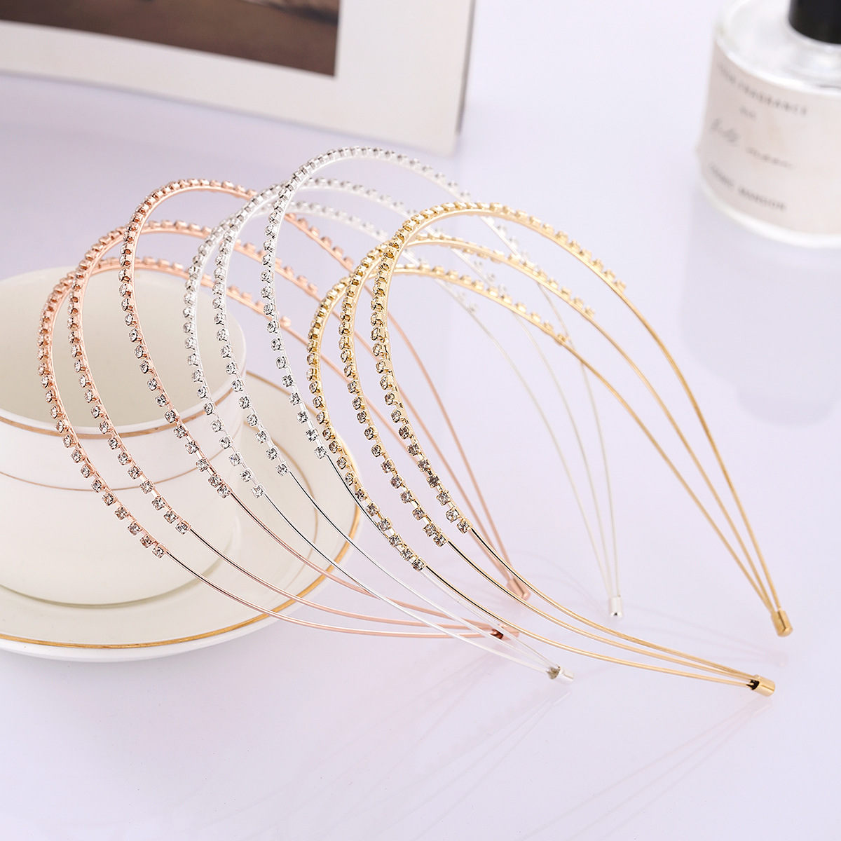 Diadema europea y americana moda transfronteriza accesorios para el cabello ins Internet celebridad Diamante de tres capas rhinestone diadema ins accesorios para el cabello al por mayor