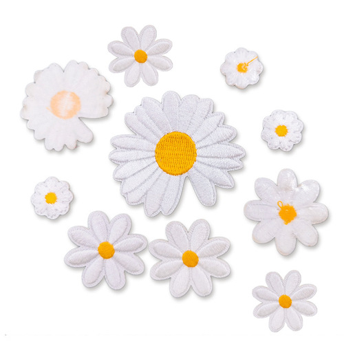 Self-adhesive white daisy embroidery patch mini embroidery patch patch cartoon badge decorative bag back tape patch