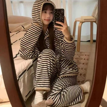 冬季睡衣女加绒加厚宽松大码加肥胖可穿ins风条纹连帽韩版家居服