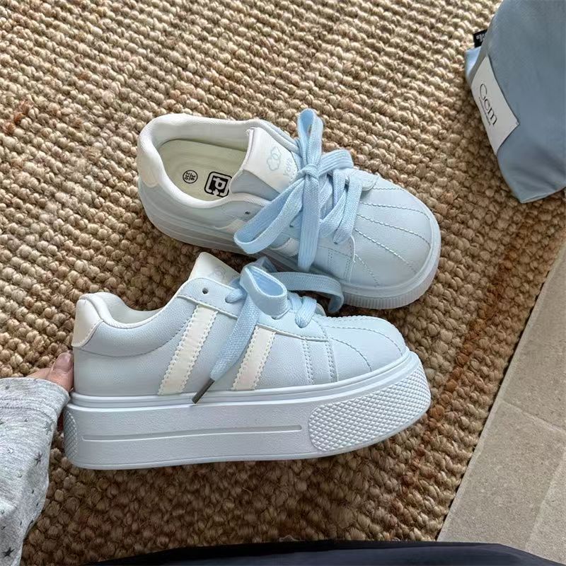 2026 verano nuevo concha cabeza de estudiante zapatos deportivos de suela gruesa zapatos de skate elevados zapatos de mujer casual cómodos zapatos de mujer