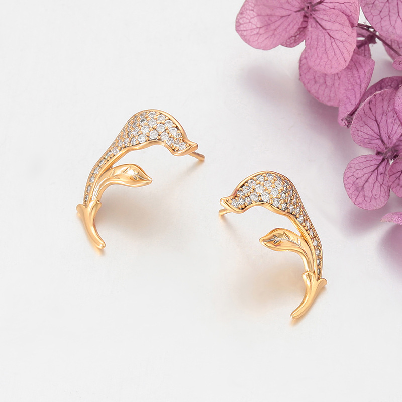 Xuping nicho de moda retro creativo hoja pernos de orejas de aleación de cobre chapado 18k Europa y América transfronterizos auriculares mayoristas