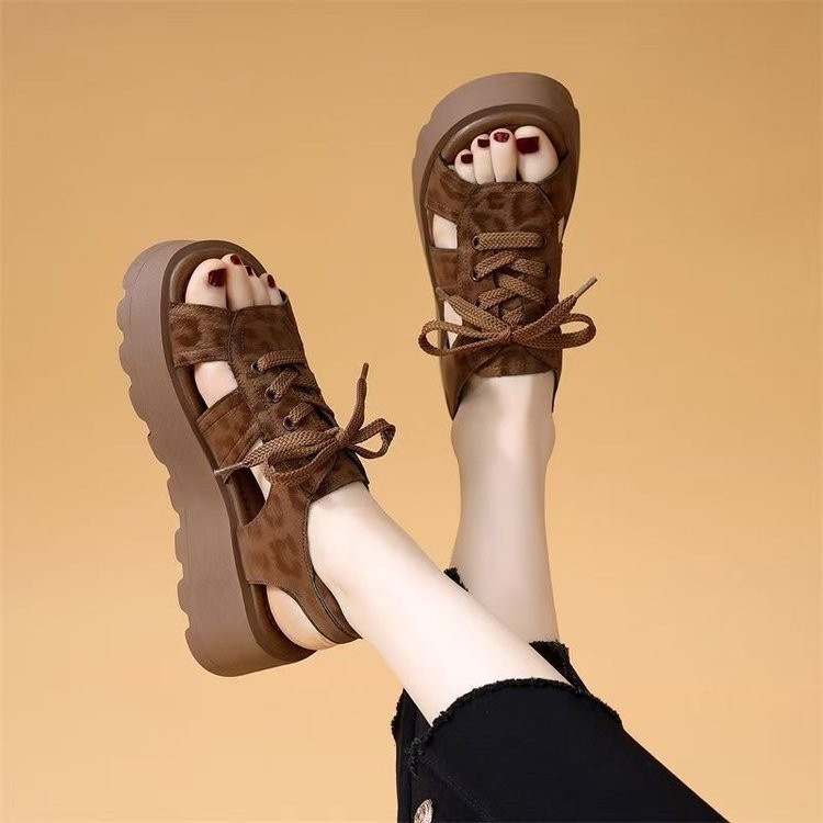 Sandalias de cordón grueso para mujeres en 2026 nuevo verano vestido de moda casual cómodo zapatos de playa romanos para mujeres