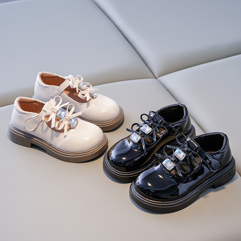 Zapatos de cuero para niñas 2025 otoño nuevo arco infantil zapatos de princesa de estilo extranjero zapatos de diamante brillante mary zapatos de moda