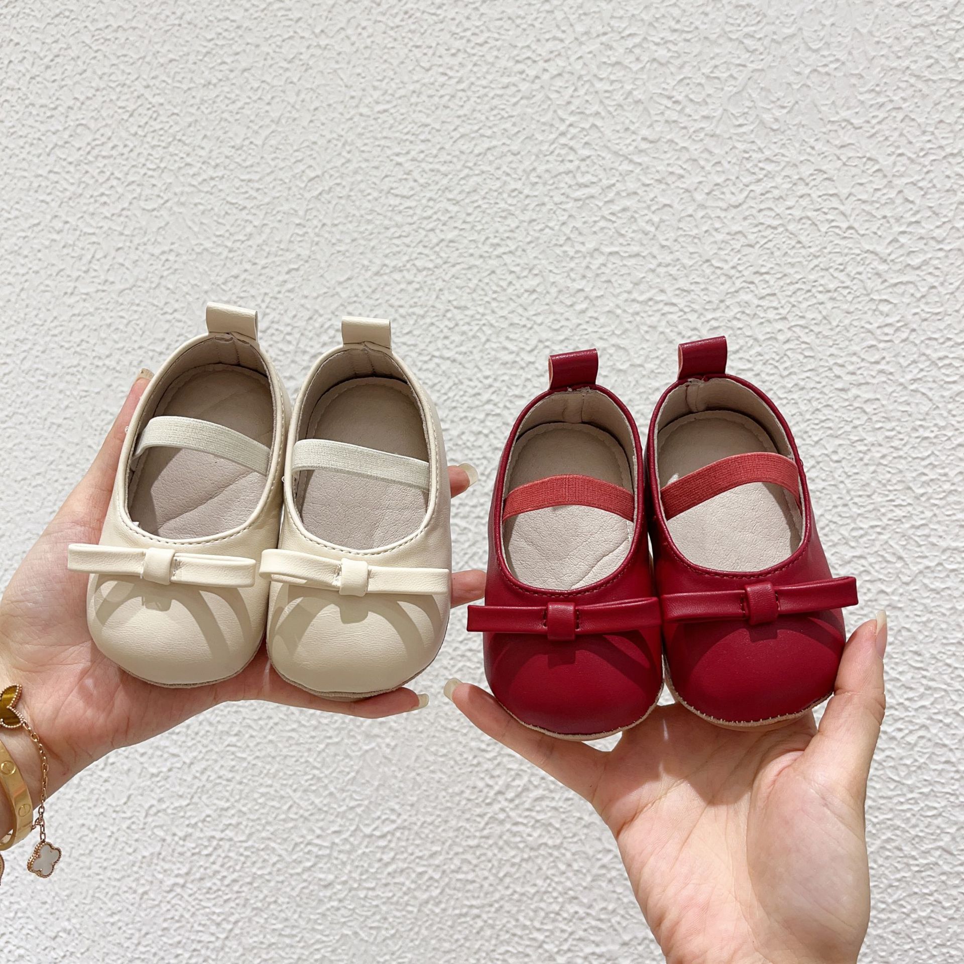 INS otoño bebé niña estilo coreano zapatos de cuero niña princesa retro todo partido zapatos individuales antideslizante zapatos de suela blanda zapatos de niño