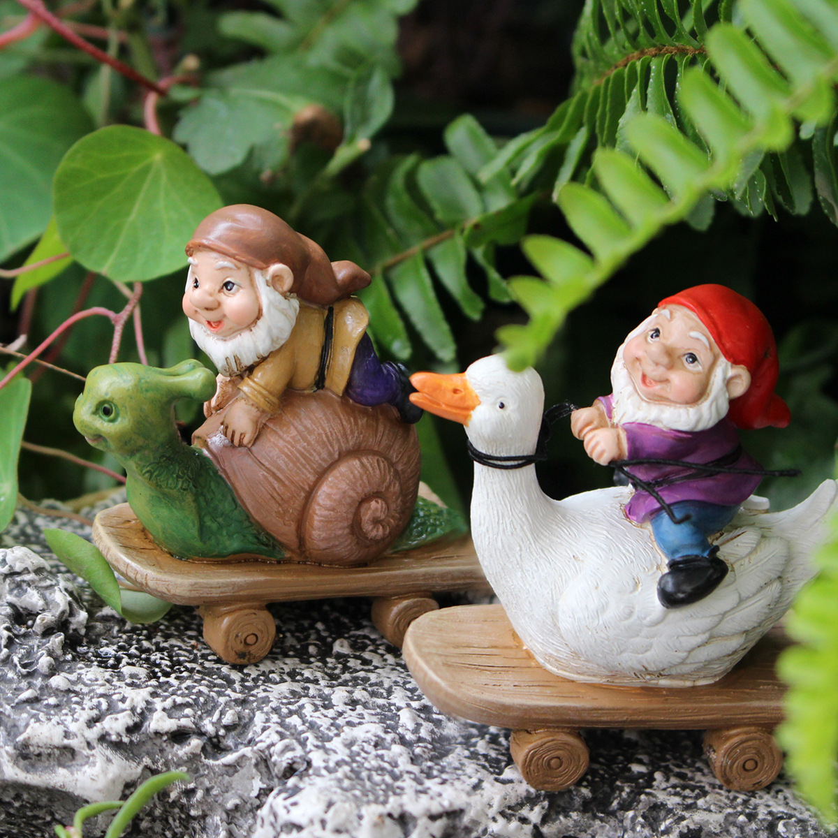 Creative simulation dwarf scooter outdoor garden gardening courtyard balcony home furnishings wine cabinet resin decorations