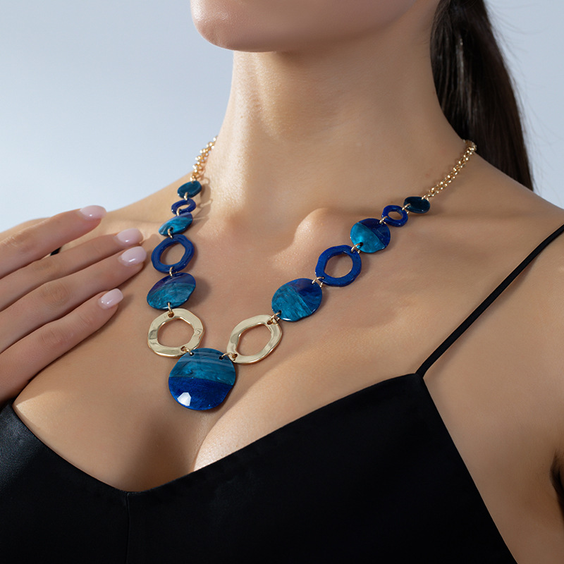 Ketting met acryl cirkels en color-block voor dames_voghion.com