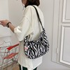 Shoulder bag, fashionable one-shoulder bag, phone bag for leisure, 2022 collection, wholesale