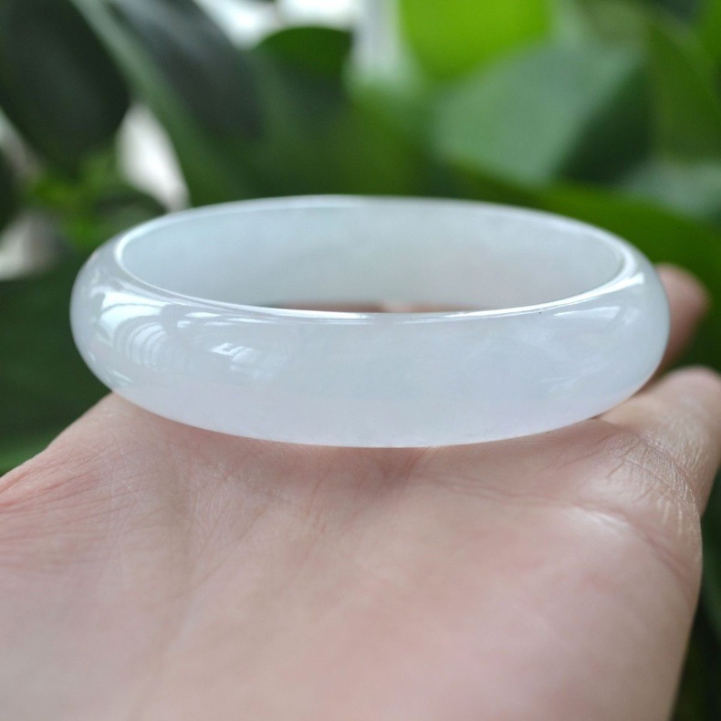 Vòng tay ngọc bích Miến Điện tự nhiên băng trong suốt ánh trăng trắng xanh nhạt chi tiết 4