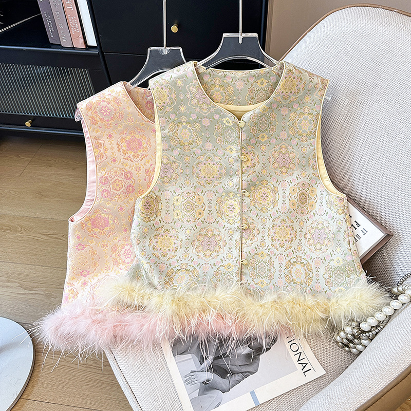 实拍新中式汉服古风缎面重工提花织锦圆领盘扣鸵鸟毛改良马甲上衣
