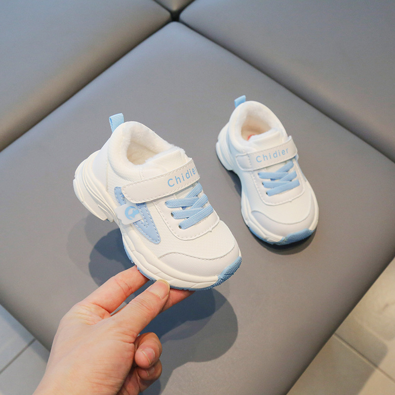 Zapatilla de deporte de invierno para niños nuevos zapatos de papá para niños con forro polar zapatos de bebé para niñas zapatos de fondo suave antideslizantes para correr