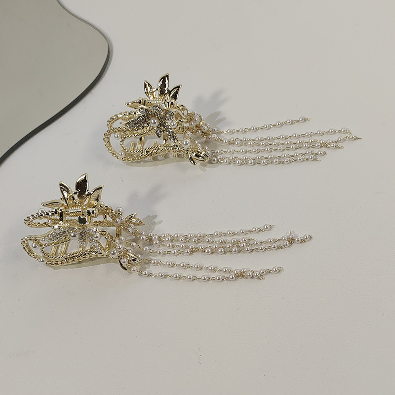 Retro Clip Metal Pearl Tassel Shark Clip Korean Headdress Rhinestone Hairpin display picture 4