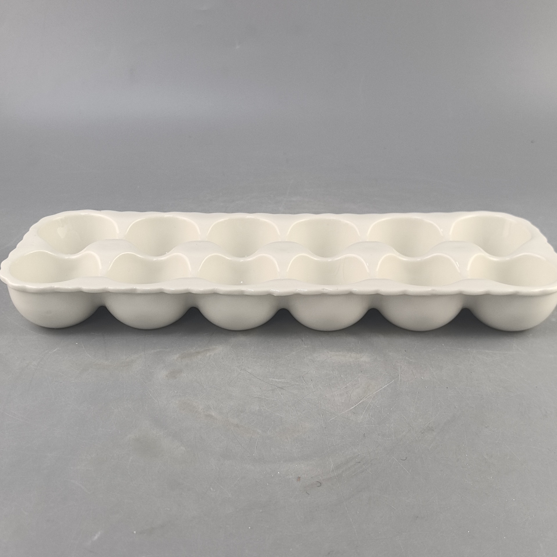 Caja de almacenamiento anti-colisión de huevos de cerámica de pascua transfronteriza de alto valor para regalos de pascua