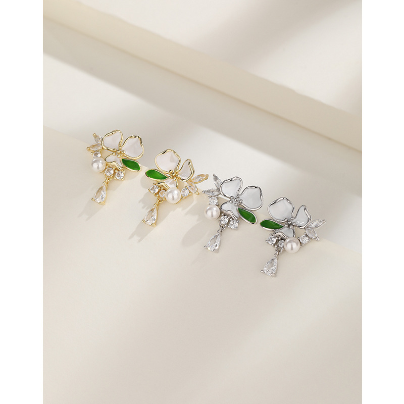 S925 plata esterlina Camelia perla Stud pendientes hembra gota de aceite circón pendientes de flores nicho temperamento pendientes de alta calidad