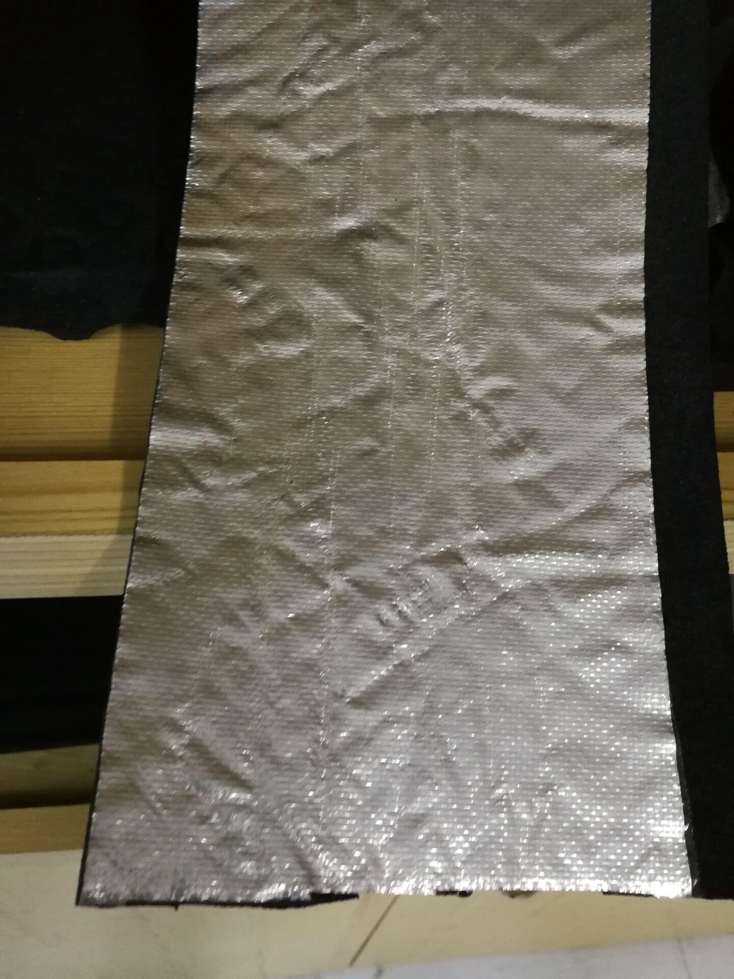 厂家供应黑色保温橡胶海绵/单面带胶保温隔热吸音海绵