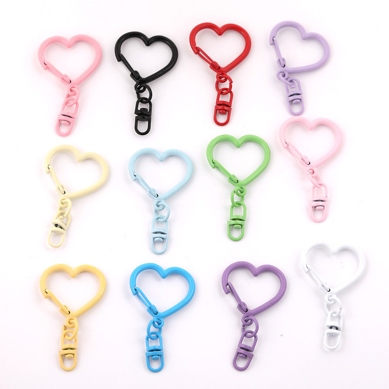 Minimalist Painted Heart + Figure-Eight Buckle Keychain DIY Handmade Bead Art Doll Hanging Accessory Small Parts