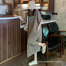�ش�aŮ�b��300�������ȹ��ĸ�����@�������L���^ϥ�B��ȹ