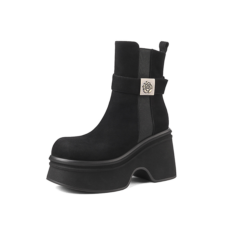 Boot nữ cổ thấp đế platform da lộn gót vuông 9 cm hoa sơn trà kim loại — màu đen, màu cà phê