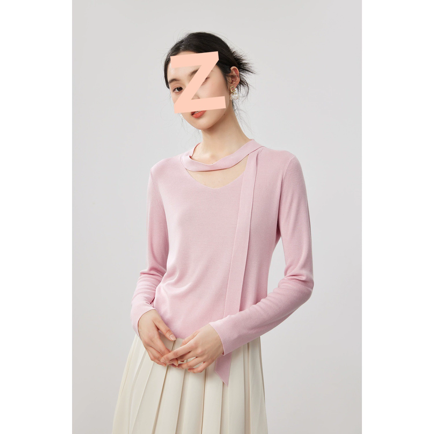 Woolen silk elegant knitted sweater, V-neckline