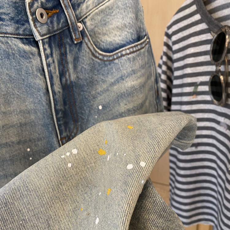 Highly recommended!! Premium craftsmanship~Imported denim fabric, washed and distressed with ink splatter paint effect, straight cut slimming jeans Highly recommended!! Premium craftsmanship~Imported denim fabric, washed and distressed with ink splatter paint effect, straight cut slimming jeans