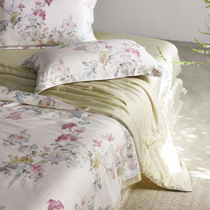 Edredón fresco de verano lavable a máquina Edredón fino Edredón de verano de lujo ligero Lycell Tensies Juego de cuatro piezas Edredón de aire acondicionado fresco de seda de hielo de verano